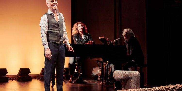 Federico Buffa a teatro con “La Milonga del Fútbol”, lo spettacolo dedicato ai campioni del calcio argentino