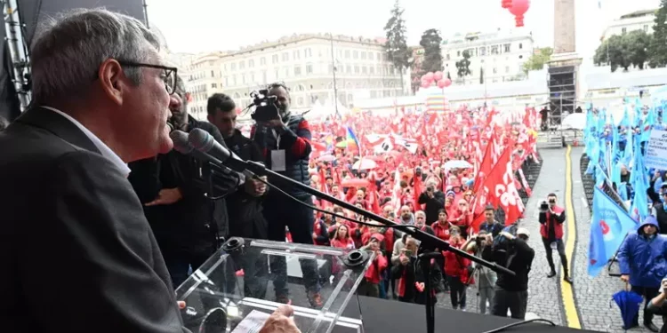 Cgil, oltre mille euro in meno per i salari italiani in 30 anni