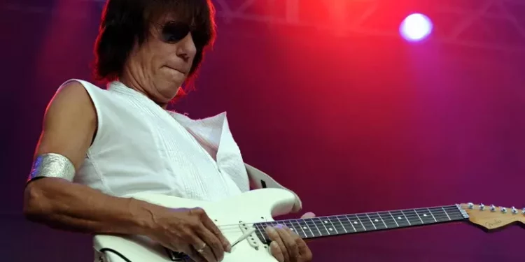 Le chitarre della leggenda rock Jeff Beck all’asta a Londra