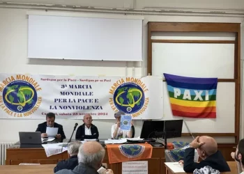 Marcia della pace a Cagliari nelle strade dello shopping