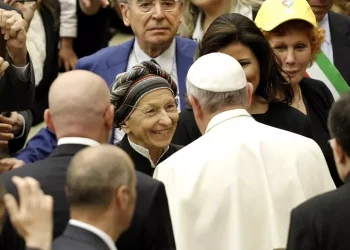Il Papa è andato a trovare a casa Emma Bonino