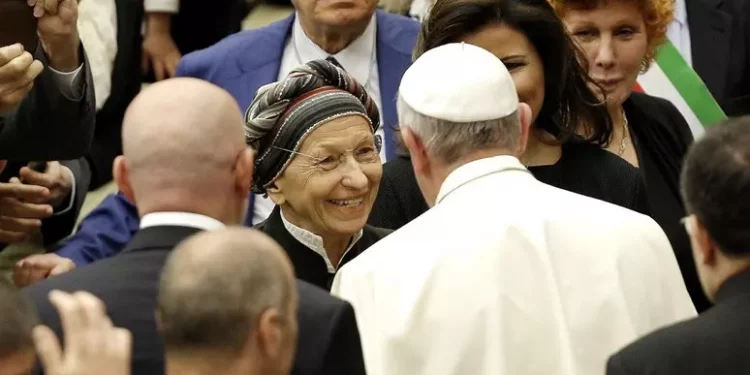 Il Papa è andato a trovare a casa Emma Bonino