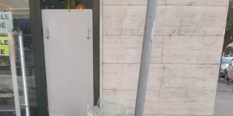 Raid notturno, tentano di rubare in una pasticceria a Cagliari