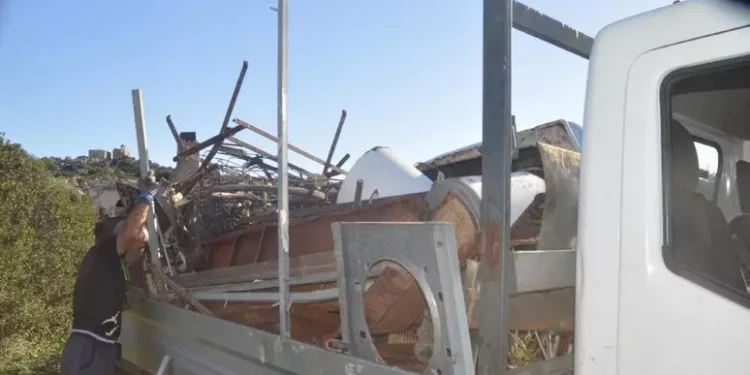 Vecchia discarica ripulita dai volontari a La Maddalena