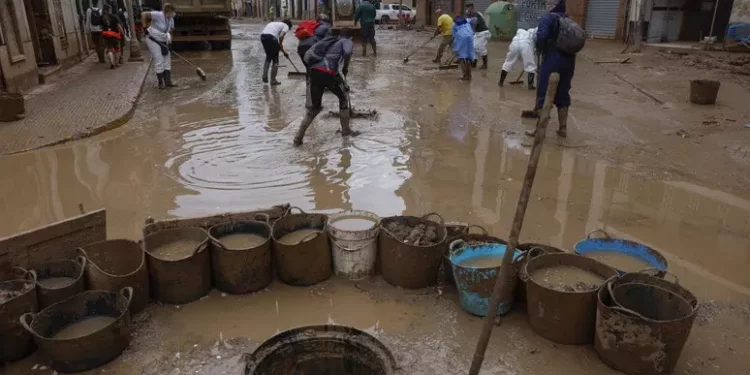 Alluvione in Spagna, i morti sono 223 e i dispersi 17