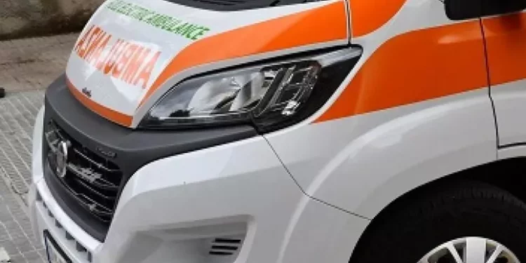 17enne investita mentre va a scuola, è in fin di vita