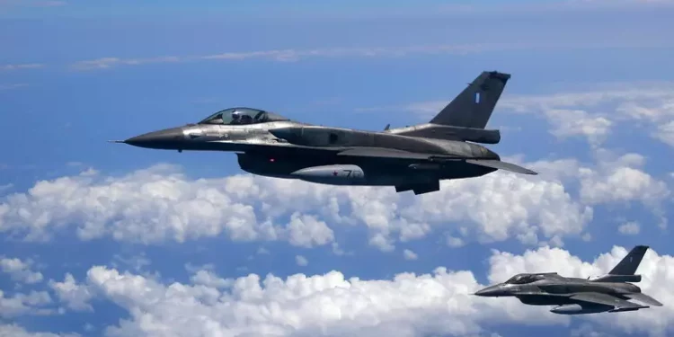 La Polonia fa decollare i jet da combattimento, provocazione Nato alla Russia