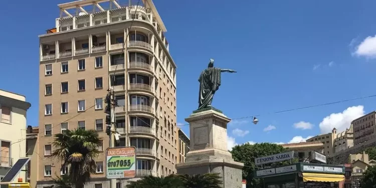 Ragazze molestate e aggredite in centro a Cagliari