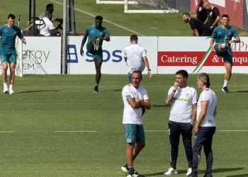 Calcio: Cagliari torna ad allenarsi in vista della gara col Genoa