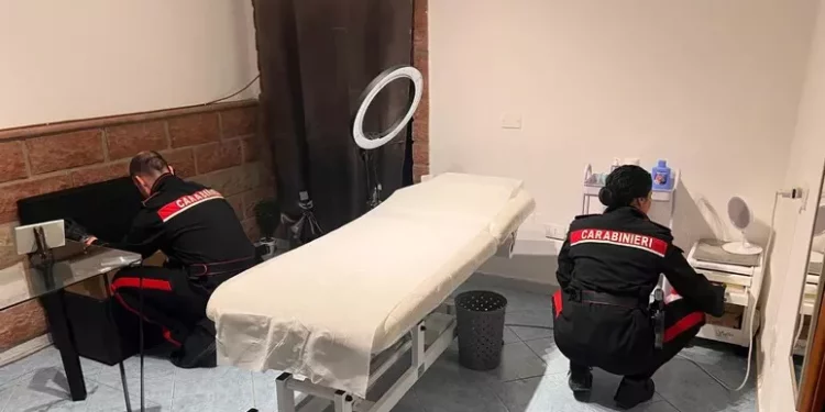 Traffico ketamina, in casa di una arrestata un centro estetico abusivo