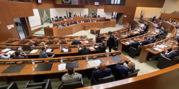 Sardegna: via libera nella notte alla Manovra da 630 milioni