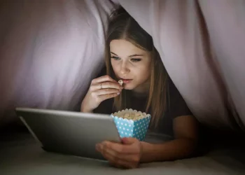 Guardare un film attiva 24 circuiti cerebrali