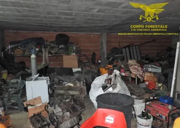 Tramatza, sigilli a un deposito di rifiuti irregolare: denunciato 44enne