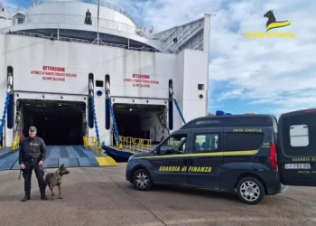 Sbarca a Olbia con un carico di 30 kg di cocaina, arrestato