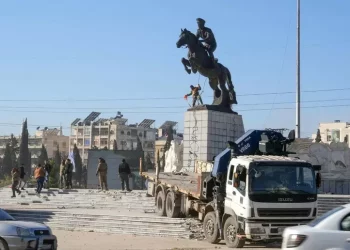 Siria, Jihadisti armati dall’Occidente occupano parte di Aleppo. Decine di migliaia di civili in fuga