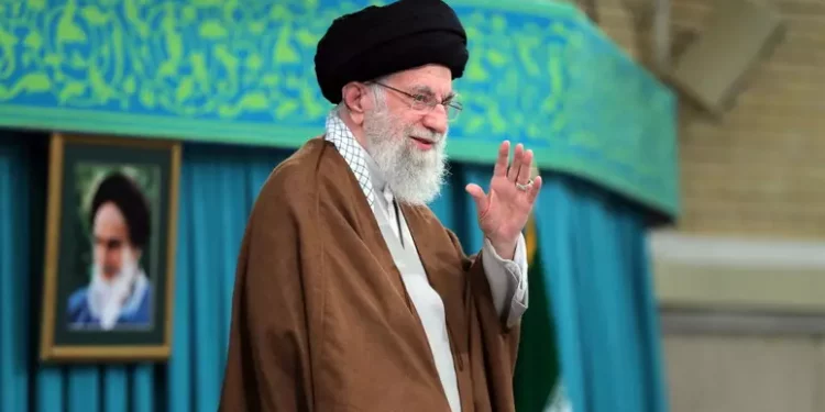 Khamenei, contro i nostri nemici una risposta devastante