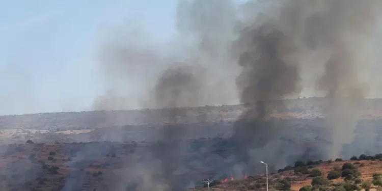 Hezbollah, razzi su base intelligence vicino a Tel Aviv