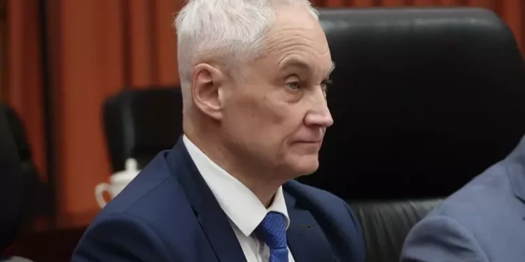 Ministro russo a Pyongyang, ‘relazioni militari crescono’