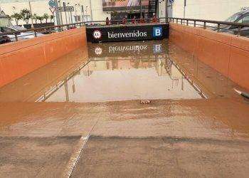 Tragedia in un megaparcheggio allagato a Valencia. I sub: ‘Ha 5.700 posti auto. È un cimitero’