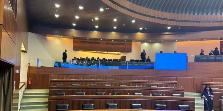 Rinnovabili: Consiglio Sardegna occupato da donne dei comitati