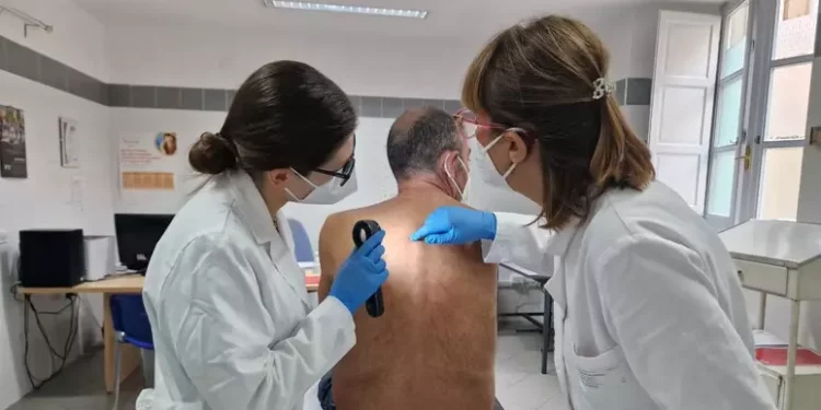 Psoriasi, in Sardegna si manifesta nel 2-4% delle persone