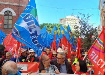 In migliaia a Cagliari per sciopero, nei trasporti 70% adesione