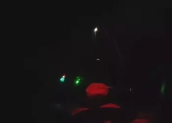 Barca alla deriva senza vele e carburante, salvati 3 francesi