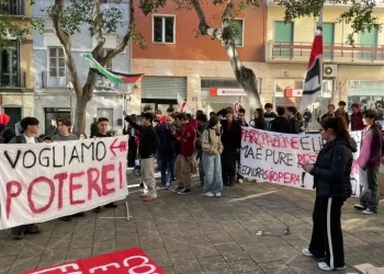 Studenti in corteo a Cagliari, ‘basta alla scuola dei padroni’