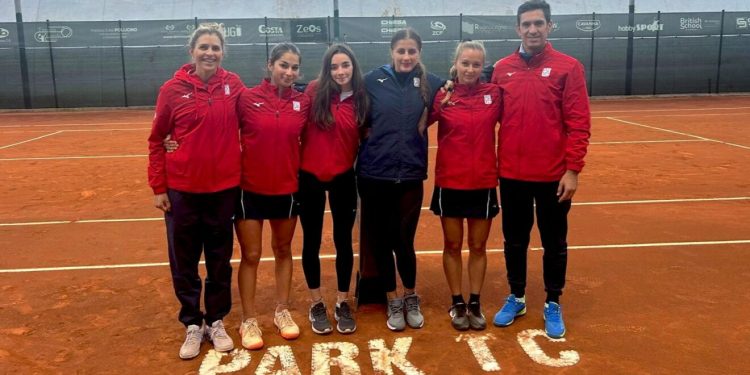 Tennis,  Cagliari vince la prima: il 3-1 di Genova passo avanti verso la salvezza