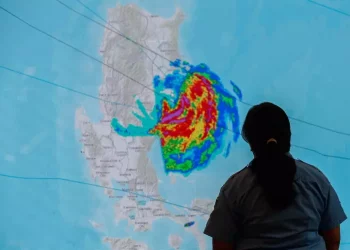 ‘Super tifone’ Man-yi verso le Filippine, oltre 250mila evacuati