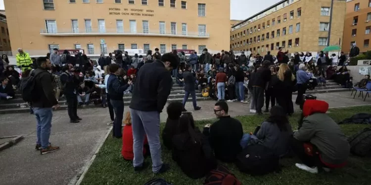 Scontri alla Sapienza tra collettivi-studenti destra