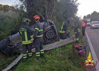 Ittiri, perde il controllo della macchina e si ribalta più volte: un ferito