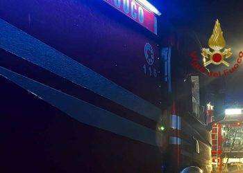 In fiamme una cascina a Medau Su Cramu, intervento dei Vigili del Fuoco