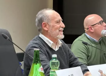 A Enrico Pau con rogo Montiferru il Fiorenzo Serra Film Festival