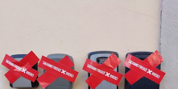 Affitti brevi, stretta sul self check-in e le keybox