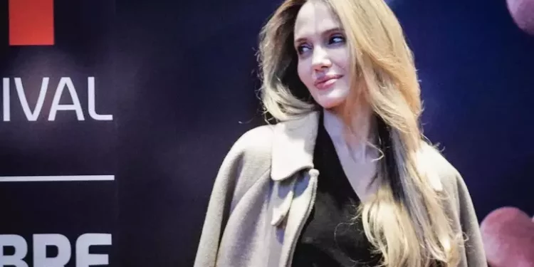 Angelina Jolie voleva fare la direttrice di pompe funebri