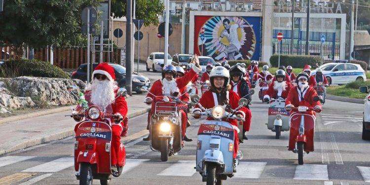 Tutto pronto a Cagliari per il Babbo Natale in vespa del 21 e 22 dicembre