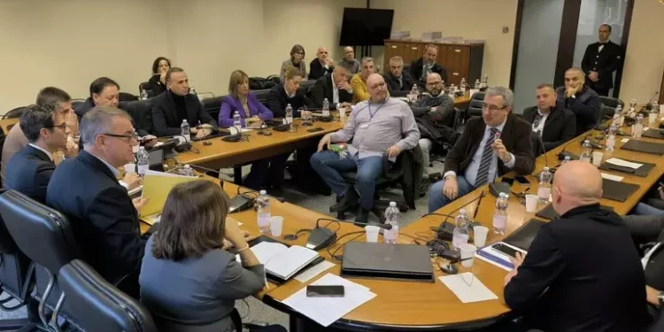 Consiglio Sardegna e sindaci uniti contro il deposito nucleare