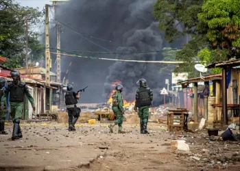 Decine di morti in scontri a partita di calcio in Guinea