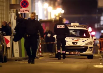 Furto in gioielleria a Parigi, bottino da mezzo milione