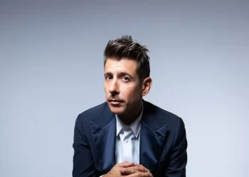 Francesco Gabbani annuncia l’uscita di un singolo ed un album