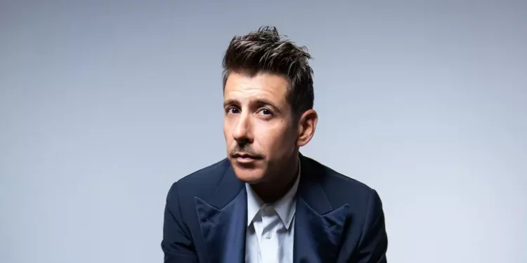 Francesco Gabbani annuncia l’uscita di un singolo ed un album