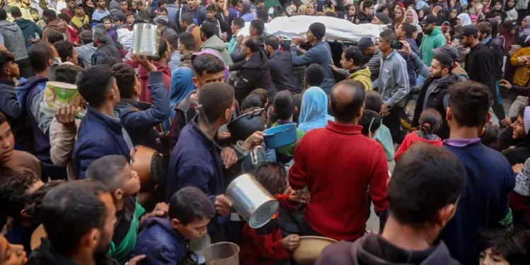 Wafa: ‘Quattro bambini uccisi in un raid israeliano davanti a una panetteria a Gaza’