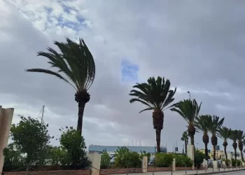 In arrivo tempesta di maestrale, mareggiate e temperature giù