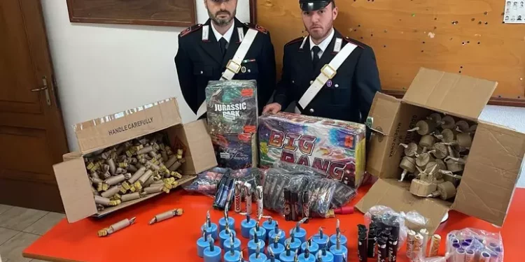 In casa 45 chili di botti illegali, arrestato a Santadi