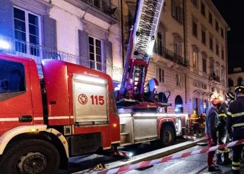 Incendio in casa nel Milanese, un morto e un ferito