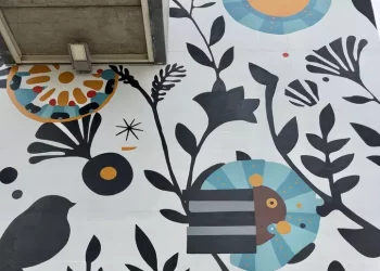 L’albero della vita, in aeroporto Cagliari il murale di Casu