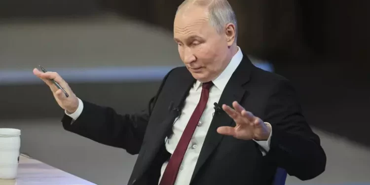 Putin, ‘pronti alla pace solo con autorità legittime a Kiev’