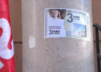 Usb restituisce banconote da 3 euro a Governo, sit-in a Cagliari
