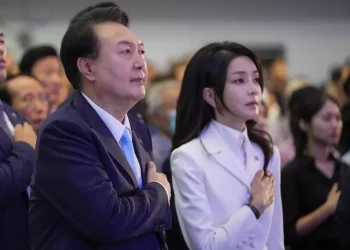 Yoon sotto inchiesta per ‘insurrezione’, sabato si vota l’impeachment